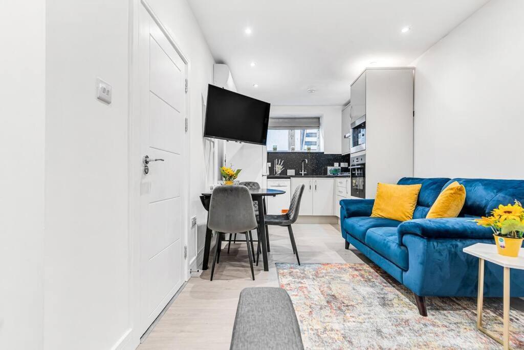 Luxstay Holland Park Apartment With Ac London Bagian luar foto