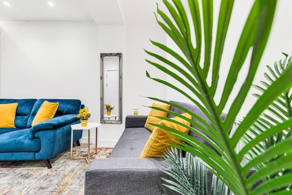 Luxstay Holland Park Apartment With Ac London Bagian luar foto