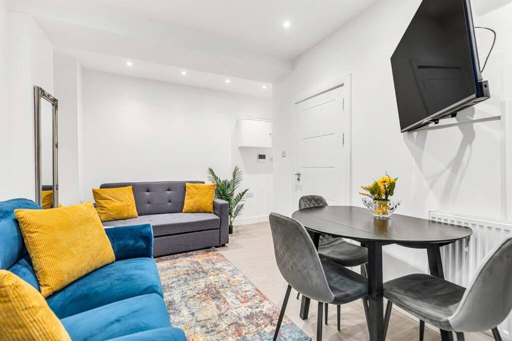 Luxstay Holland Park Apartment With Ac London Bagian luar foto